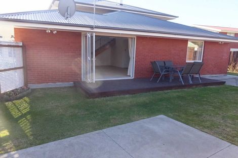 Photo of property in 2/11 Powell Crescent, Ilam, Christchurch, 8041