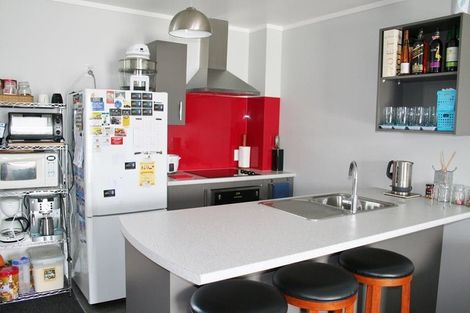 Photo of property in 16a Woodall Place, Totara Vale, Auckland, 0627