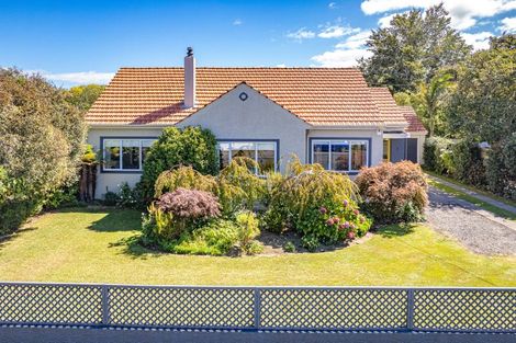 Photo of property in 2 Tarata Street, Saint Johns Hill, Whanganui, 4501