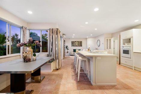 Photo of property in 10 Kerlin Crescent, West Harbour, Auckland, 0618