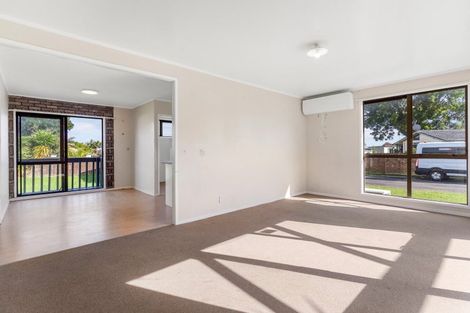 Photo of property in 1 Lansdown Place, Papakura, 2110