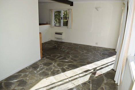Photo of property in 1/666 East Coast Road, Pinehill, Auckland, 0630