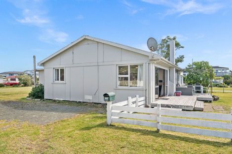 Photo of property in 2a Finch Street, One Tree Point, 0118