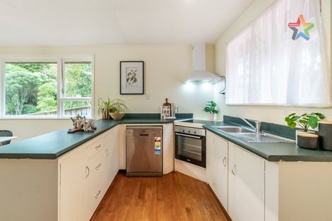 Photo of property in 6 Tobruk Street, Karori, Wellington, 6012