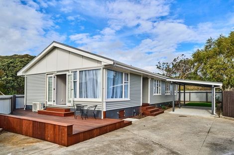 Photo of property in 42 Coates Street, Tawa, Wellington, 5028