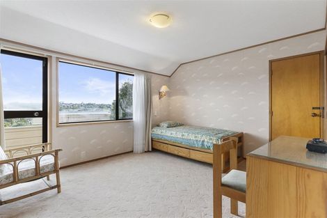 Photo of property in 42 Kennedy Avenue, Forrest Hill, Auckland, 0620
