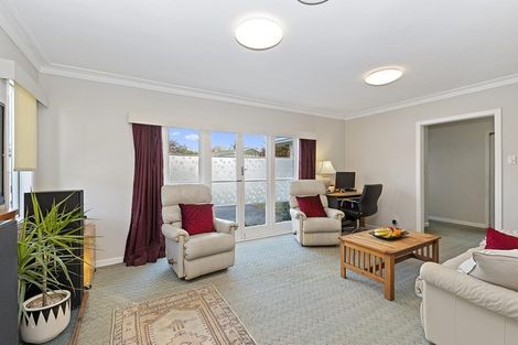 Photo of property in 6 Marlene Avenue, Te Atatu South, Auckland, 0610