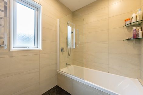 Photo of property in 52 Grays Road, Plimmerton, Porirua, 5026