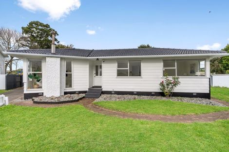 Photo of property in 17 Nan Place, Pakuranga Heights, Auckland, 2010