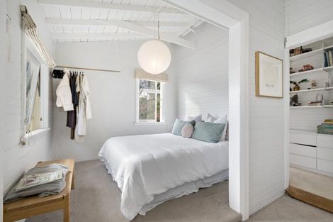 Photo of property in 28 Totara Street, Eastbourne, Lower Hutt, 5013