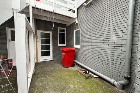 Photo of property in 142 Aro Street, Aro Valley, Wellington, 6021