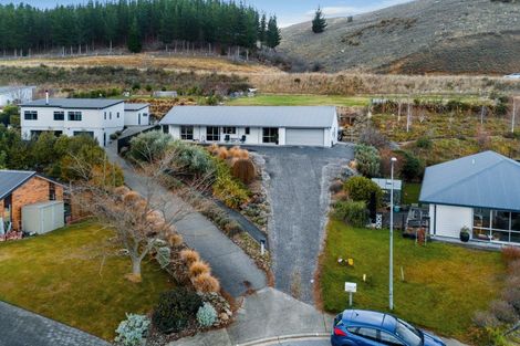 Photo of property in 8 Attfield Close, Clyde, 9330