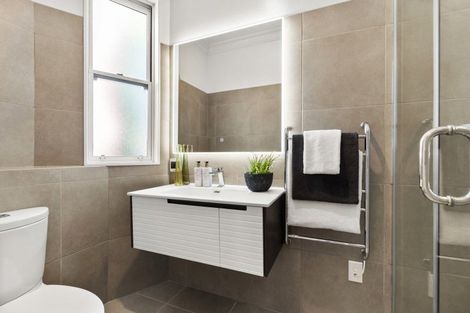 Photo of property in 43b Stanley Road, Stanley Point, Auckland, 0624