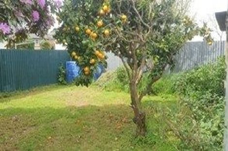 Photo of property in 24 Brassey Street, Waverley, 4510