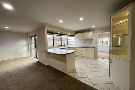 Photo of property in 14 Brittas Place, East Tamaki, Auckland, 2016