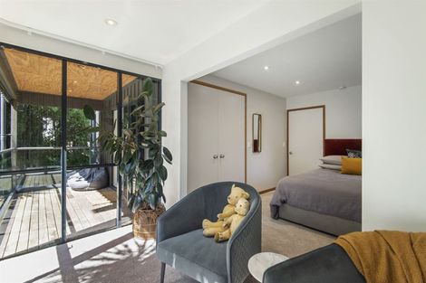 Photo of property in 17b Rangitoto Terrace, Milford, Auckland, 0620