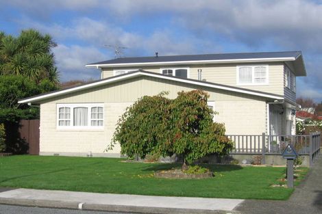 Photo of property in 2 Saint Columbans Grove, Boulcott, Lower Hutt, 5010