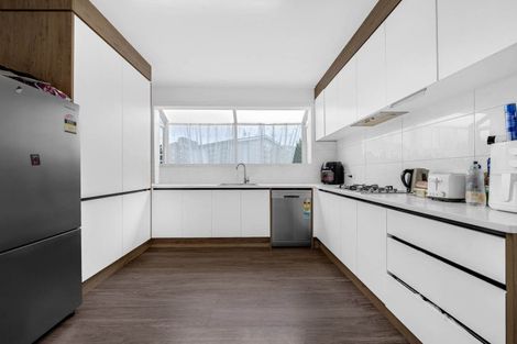 Photo of property in 11 Miro Street, New Lynn, Auckland, 0600