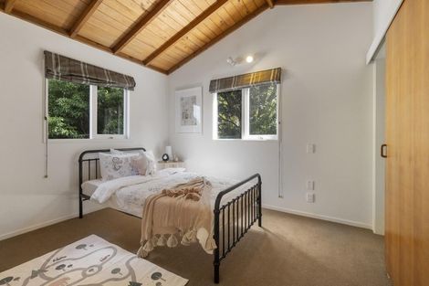 Photo of property in 53 Wood Bay Road, Titirangi, Auckland, 0604