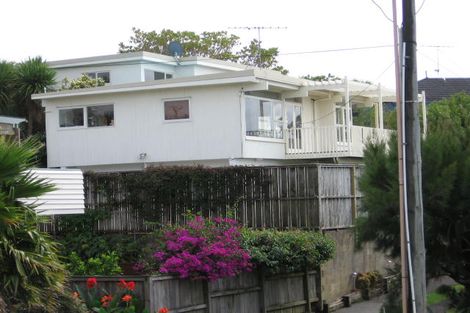 Photo of property in 1/9 Park Rise, Campbells Bay, Auckland, 0630