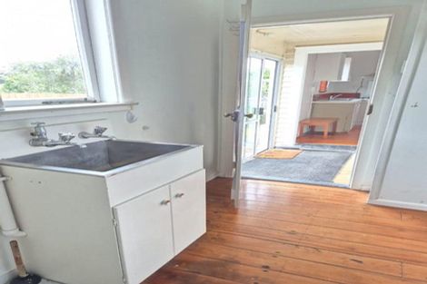 Photo of property in 137 Seabrook Avenue, New Lynn, Auckland, 0600