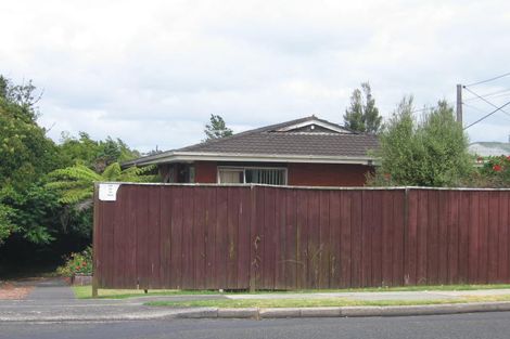 Photo of property in 1/111 Chivalry Road, Glenfield, Auckland, 0629