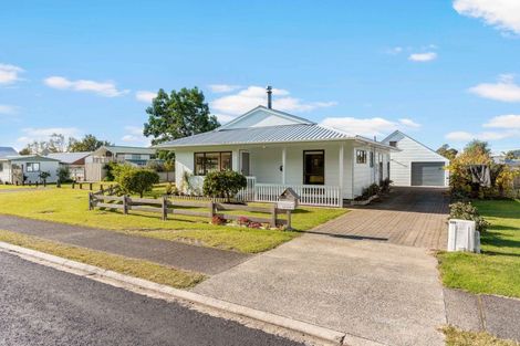 Photo of property in 116 Park Avenue, Whangamata, 3620
