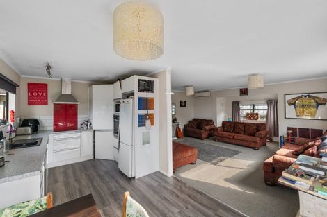 Photo of property in 20 Resolution Road, Welcome Bay, Tauranga, 3112