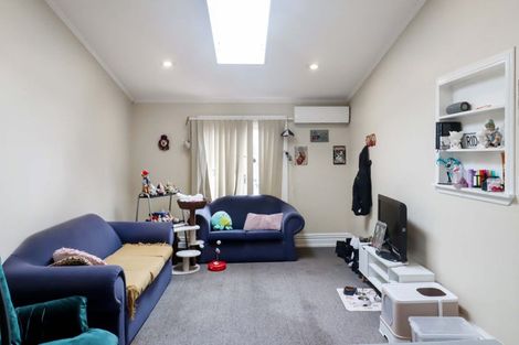 Photo of property in 13 Home Street, Mount Victoria, Wellington, 6011