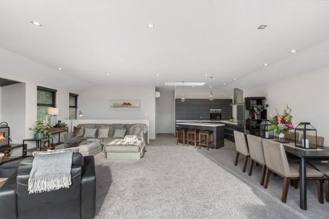 Photo of property in 31 Rannoch Drive, Jacks Point, Queenstown, 9371