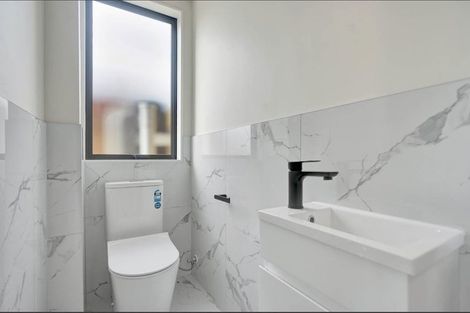 Photo of property in 49a Riverton Drive, Randwick Park, Auckland, 2105