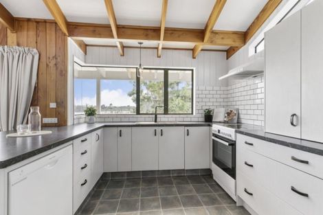 Photo of property in 25 Endeavour Avenue, Welcome Bay, Tauranga, 3112