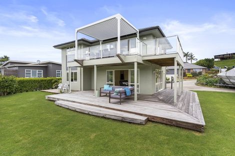 Photo of property in 100 Estuary View, Whangamata, 3620