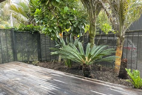 Photo of property in 10 Sanctuary Point, Sunnyhills, Auckland, 2010