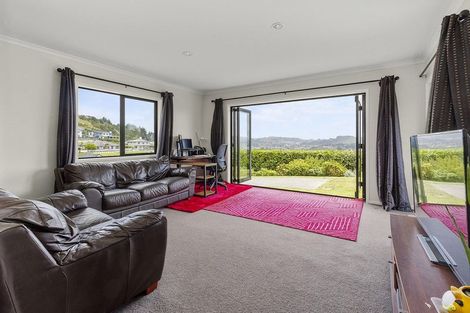 Photo of property in 24 Ships Cove, Whitby, Porirua, 5024