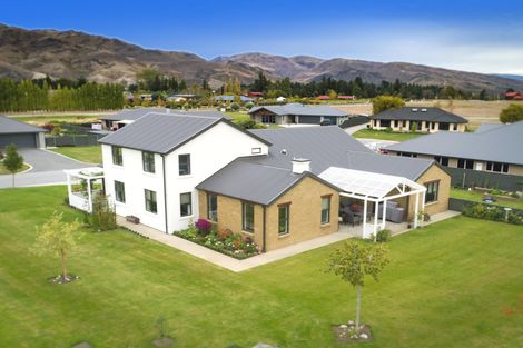 Photo of property in 1 Ash Lane, Cromwell, 9310