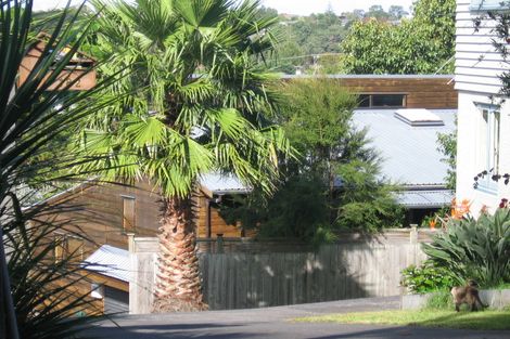 Photo of property in 180b Old Titirangi Road, New Lynn, Auckland, 0600