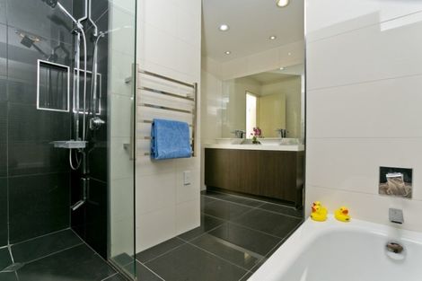 Photo of property in 12 Samuel Cross Place, Greenhithe, Auckland, 0632