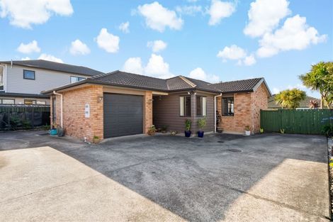 Photo of property in 28a Manuroa Road, Takanini, 2112