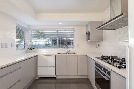 Photo of property in 2/38 East Coast Road, Milford, Auckland, 0620