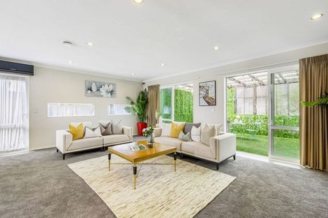 Photo of property in 8 Andy Crescent, Flat Bush, Auckland, 2016