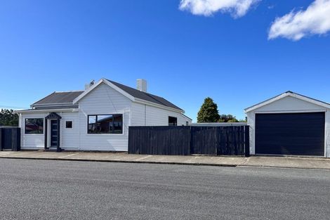 Photo of property in 4 Cross Street, Milton, 9220