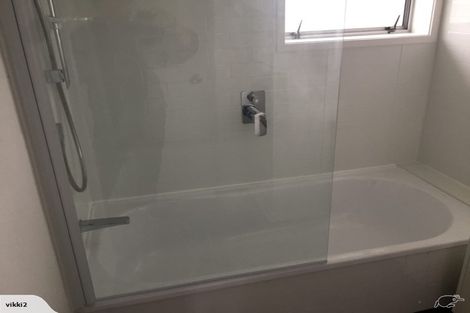 Photo of property in 4/10 Loop Road, Orewa, 0931