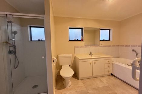 Photo of property in 20 Karetu Road, Greenlane, Auckland, 1051