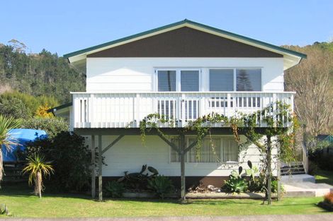 Photo of property in 8 Captain Cook Road, Cooks Beach, Whitianga, 3591