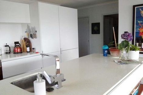 Photo of property in 53 Calvert Road, Lynmouth, New Plymouth, 4310