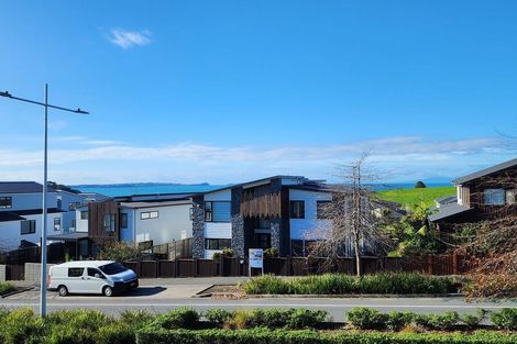 Photo of property in 66c Te Oneroa Way, Long Bay, Auckland, 0630