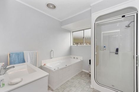 Photo of property in 80 Saint Andrews Terrace, St Andrews, Hamilton, 3200