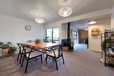 Photo of property in 9 Elgin Grove, Merrilands, New Plymouth, 4312