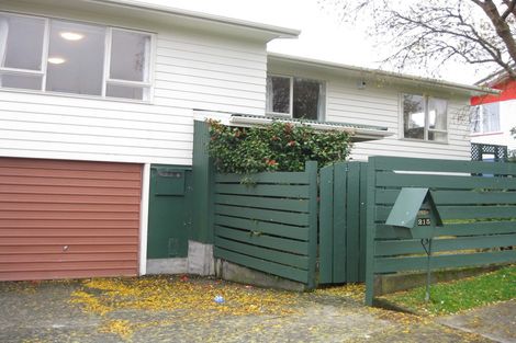 Photo of property in 215 Dowse Drive, Maungaraki, Lower Hutt, 5010